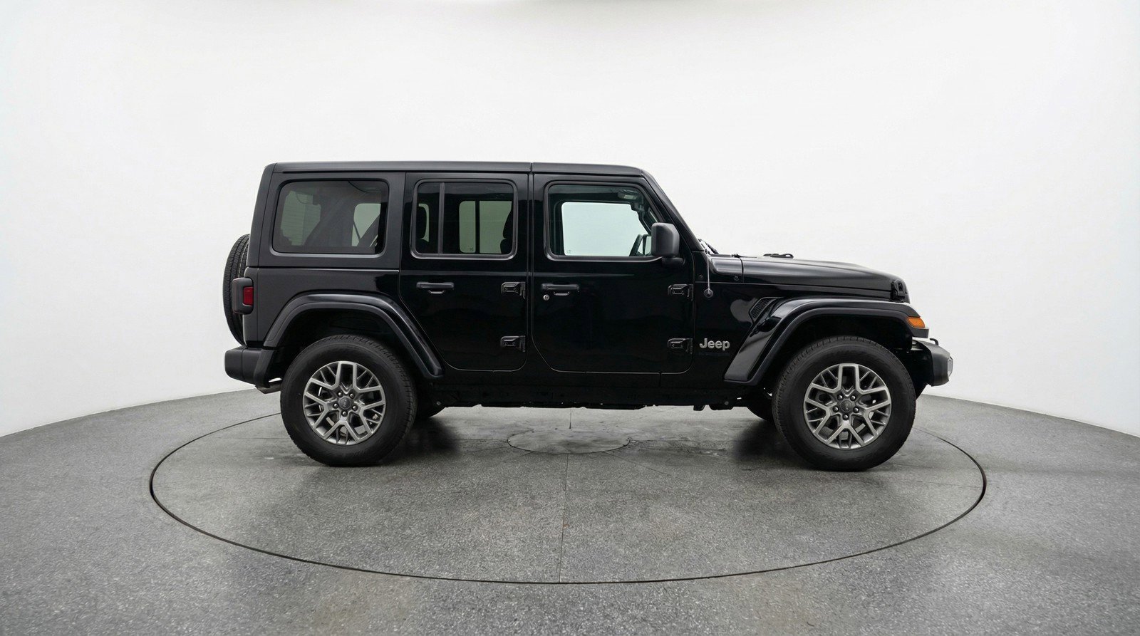 Used 2025 Jeep Wrangler Sahara image 11