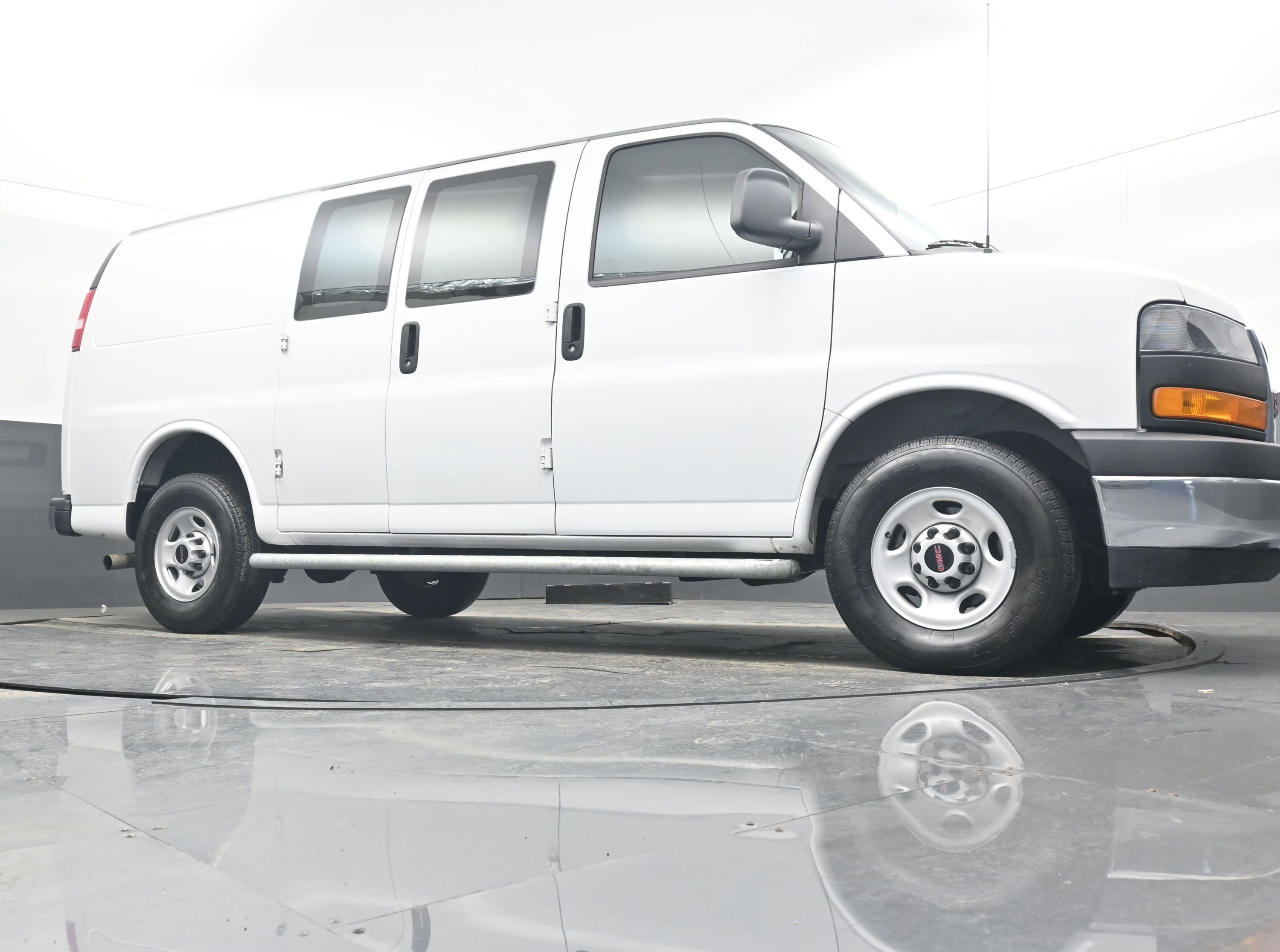 Used 2024 GMC Savana 2500 w/ Driver Convenience Package image 22