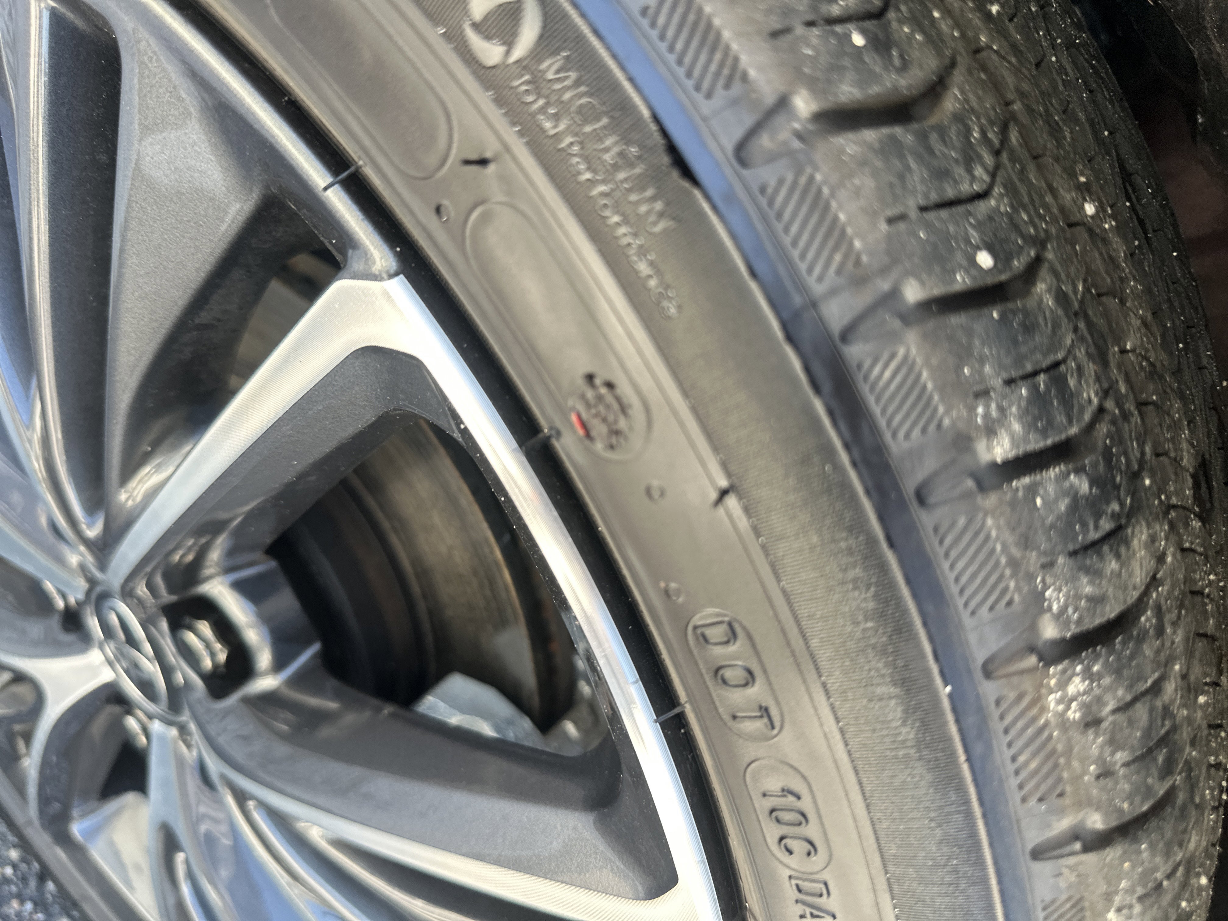 Used 2025 Toyota Prius XLE image 7