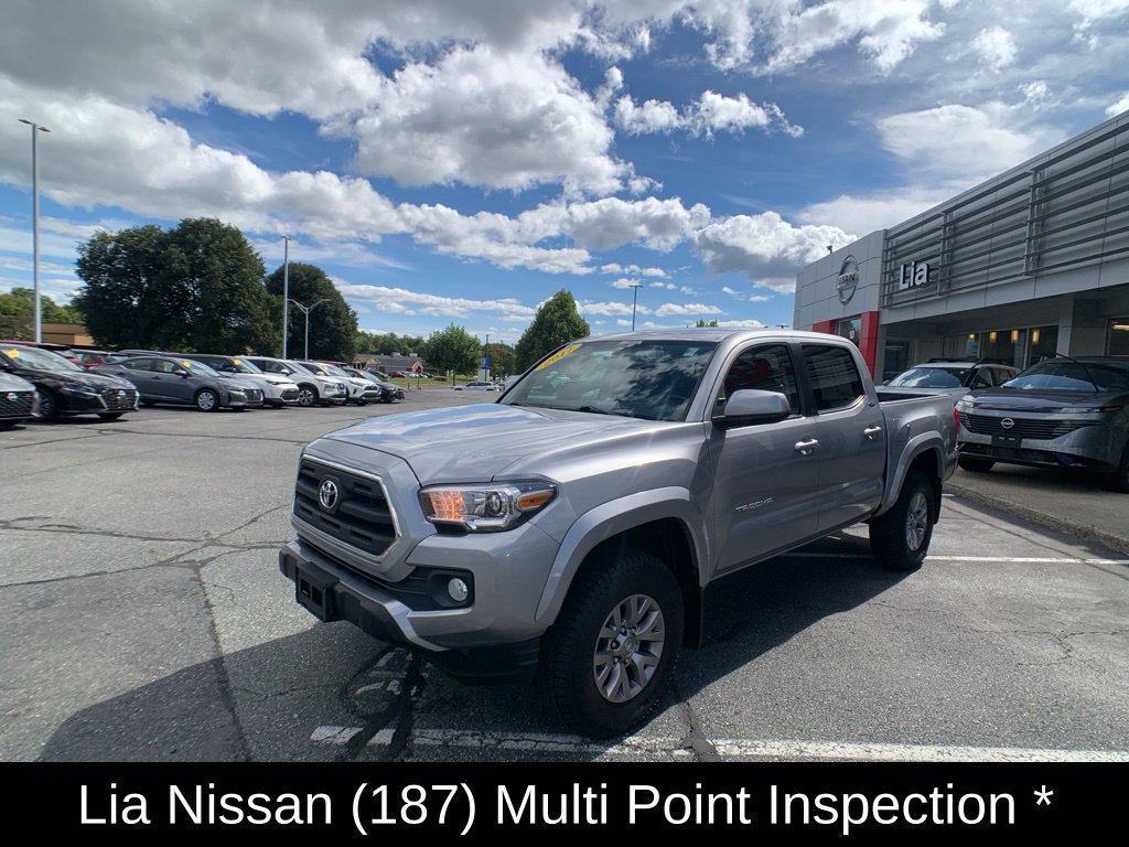 Used 2017 Toyota Tacoma SR5 w/ Tow Package AWD/4WD image 8