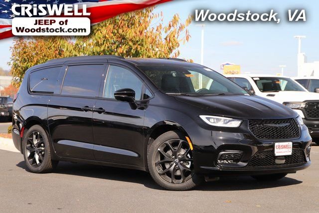 New 2026 Chrysler Pacifica Limited w/ S Appearance Package