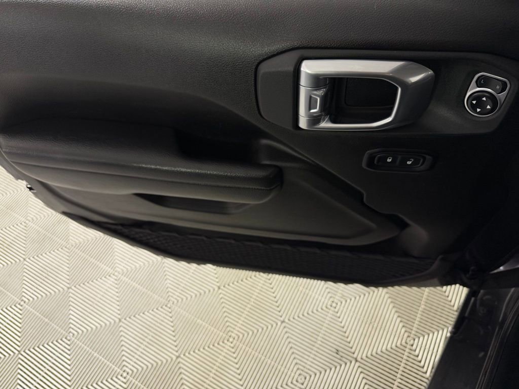 Used 2025 Jeep Wrangler Sport S image 24