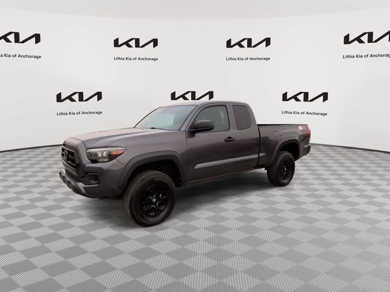 Used 2022 Toyota Tacoma SR w/ SX Package AWD/4WD image 4