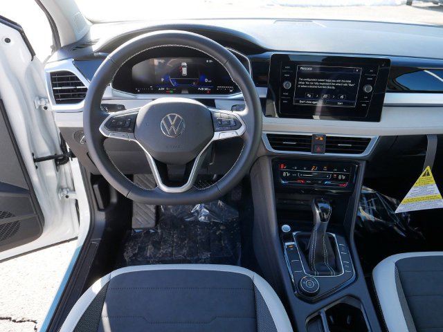 New 2026 Volkswagen Taos SE AWD/4WD image 9