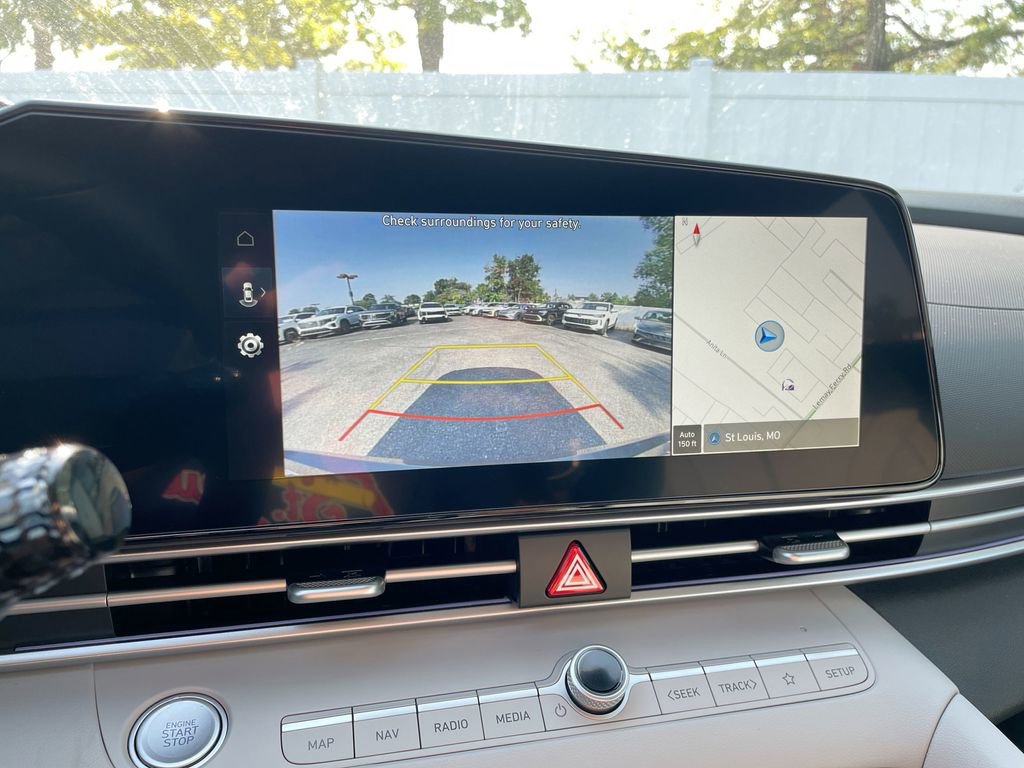 New 2025 Hyundai Elantra Limited image 42