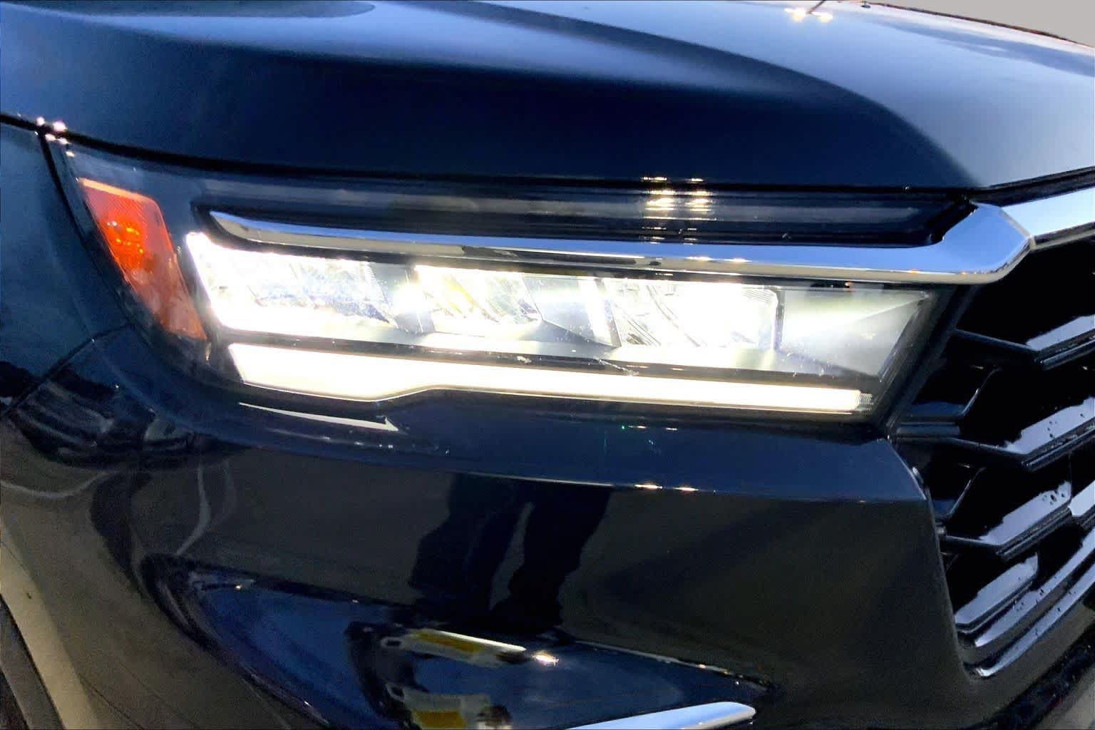 Used 2025 Honda Pilot Touring image 28