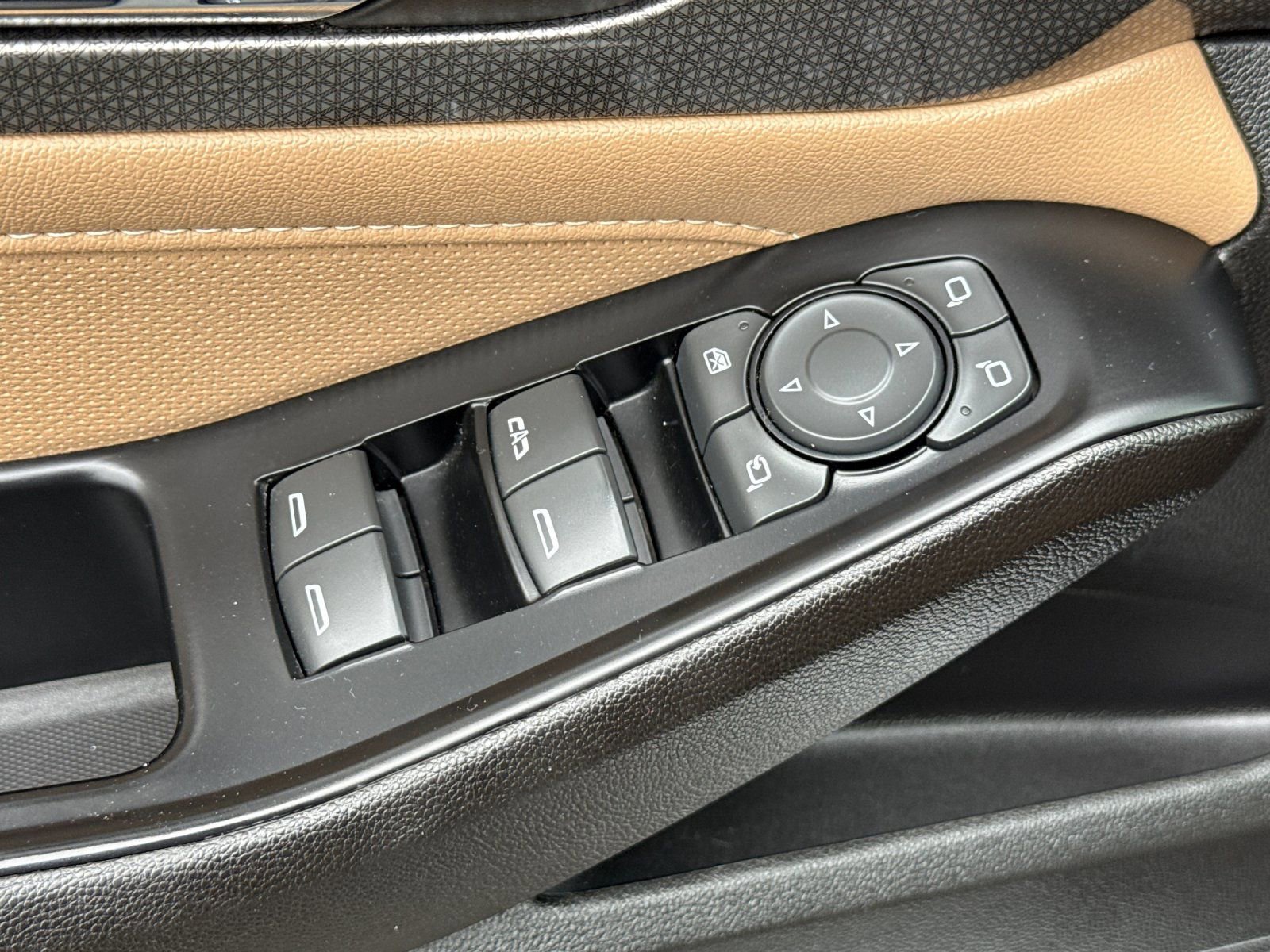 Used 2023 Chevrolet Traverse Premier w/ LPO, Floor Liner Package image 12