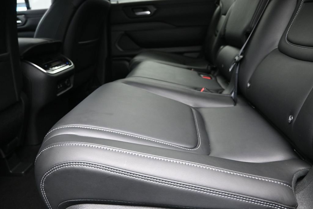 Used 2025 Nissan Armada SV RWD image 16