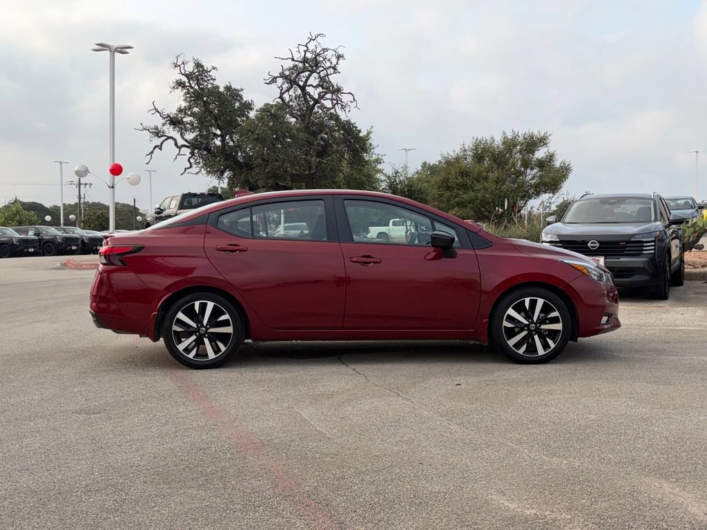 Used 2021 Nissan Versa SR FWD image 4