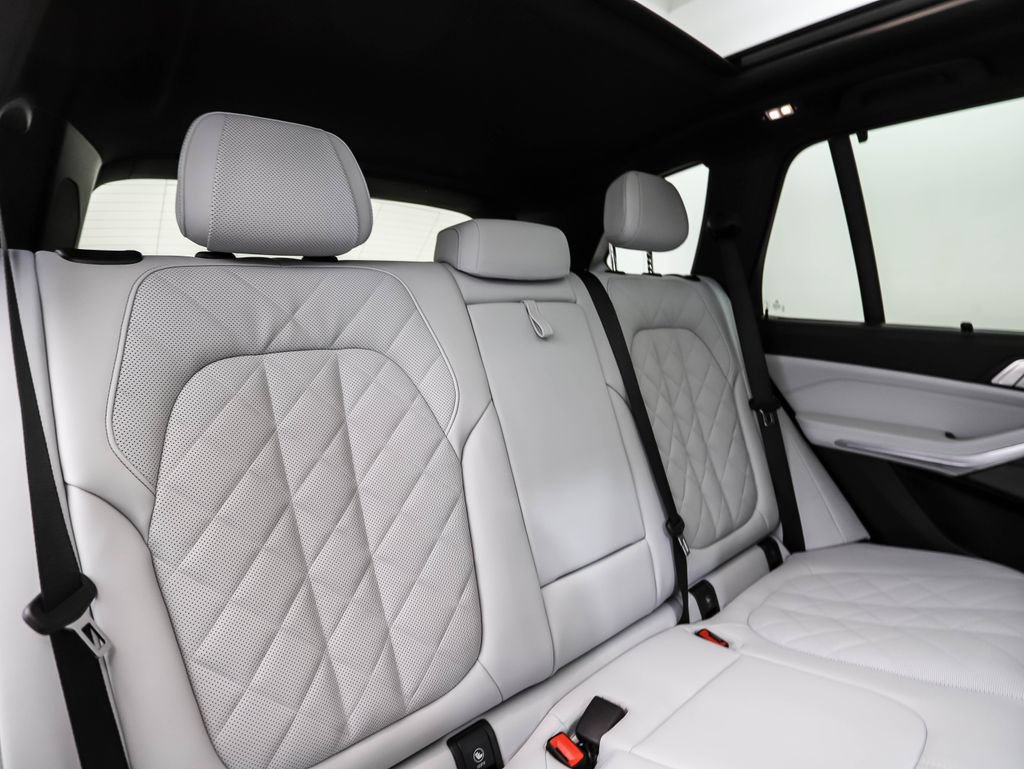 Used 2026 BMW X5 M60i AWD/4WD image 27