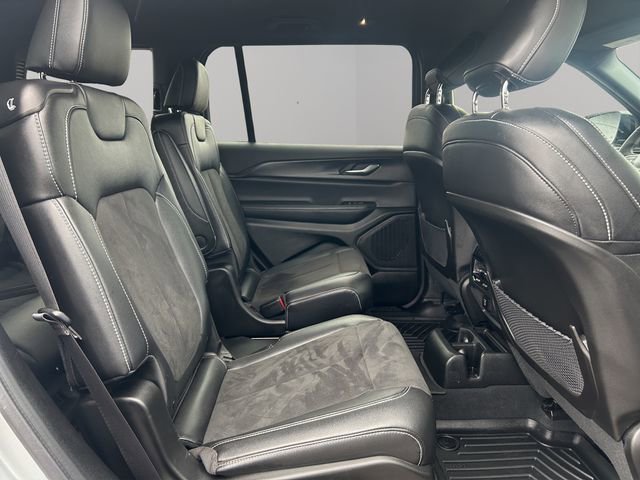 Used 2024 Jeep Grand Cherokee L Laredo image 23