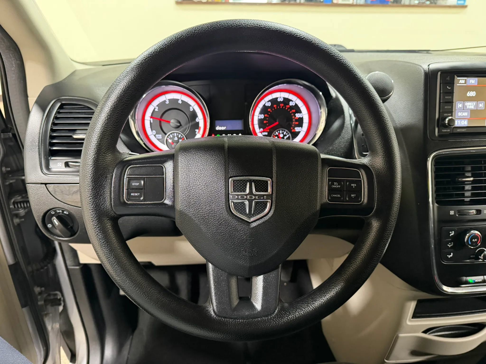 Used 2019 Dodge Grand Caravan SE image 32