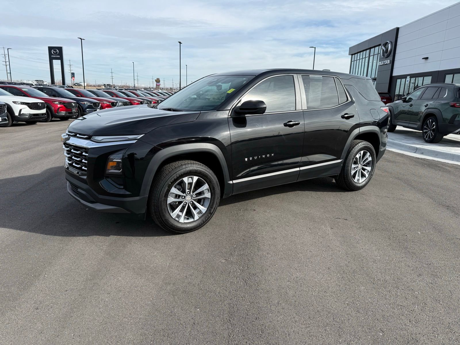 Used 2026 Chevrolet Equinox LT w/ Convenience Package II image 2