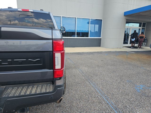 Used 2022 Ford F250 Lariat w/ Tremor Off-Road Package AWD/4WD image 11