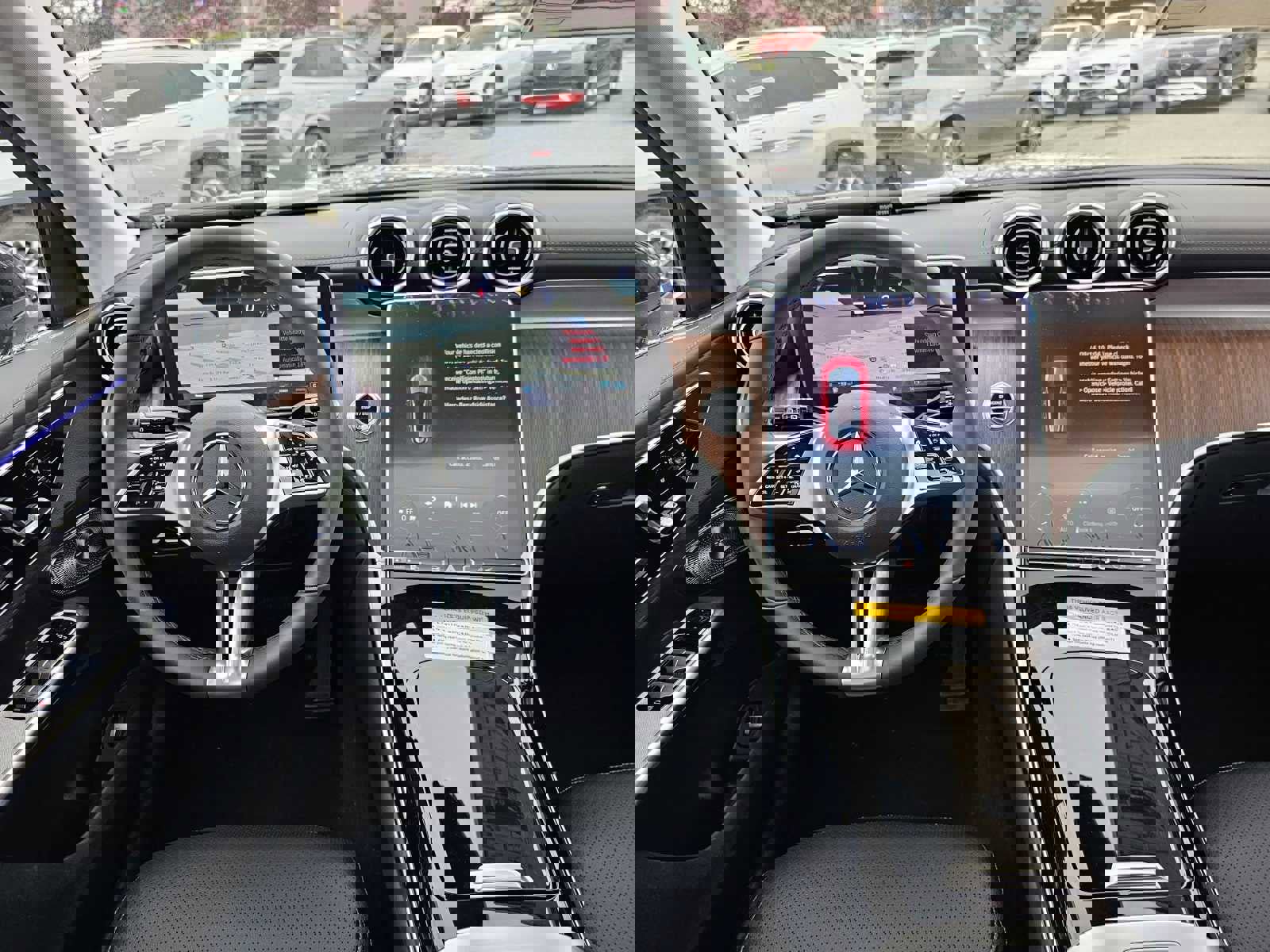 Used 2023 Mercedes-Benz GLC 300 4MATIC image 11