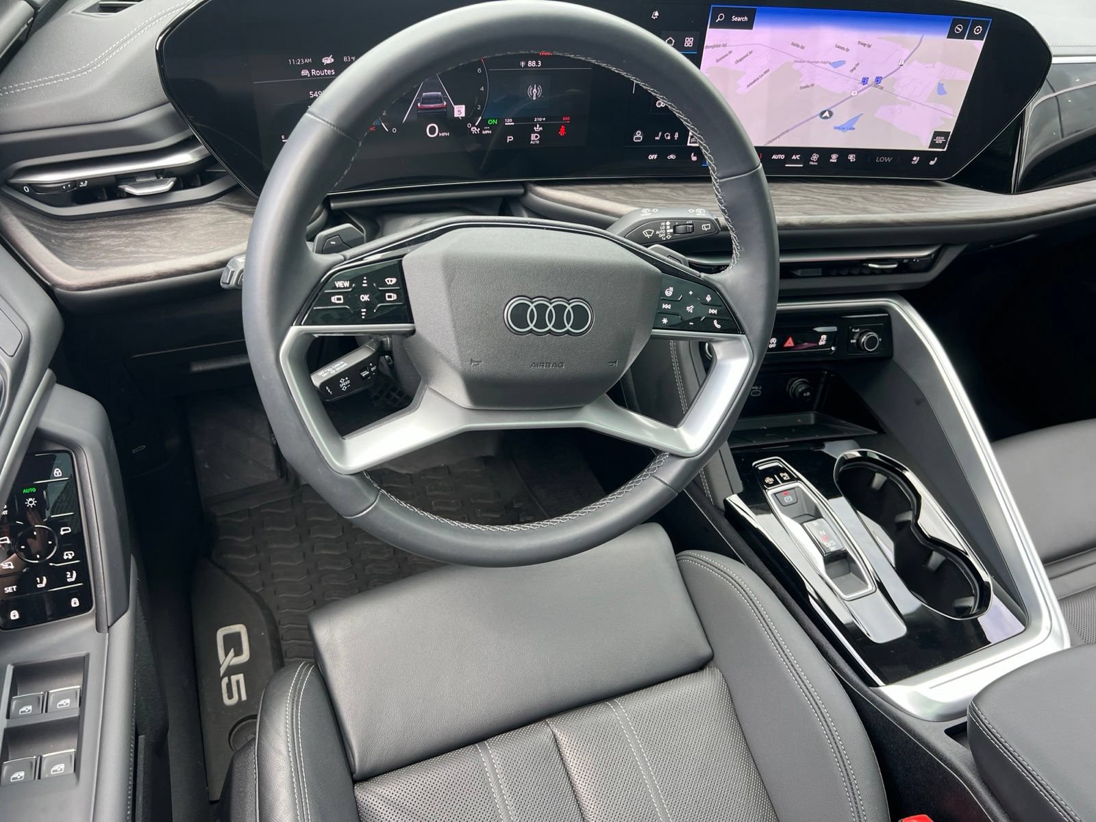 Used 2025 Audi Q5 Premium Plus w/ Premium Plus AWD/4WD image 35