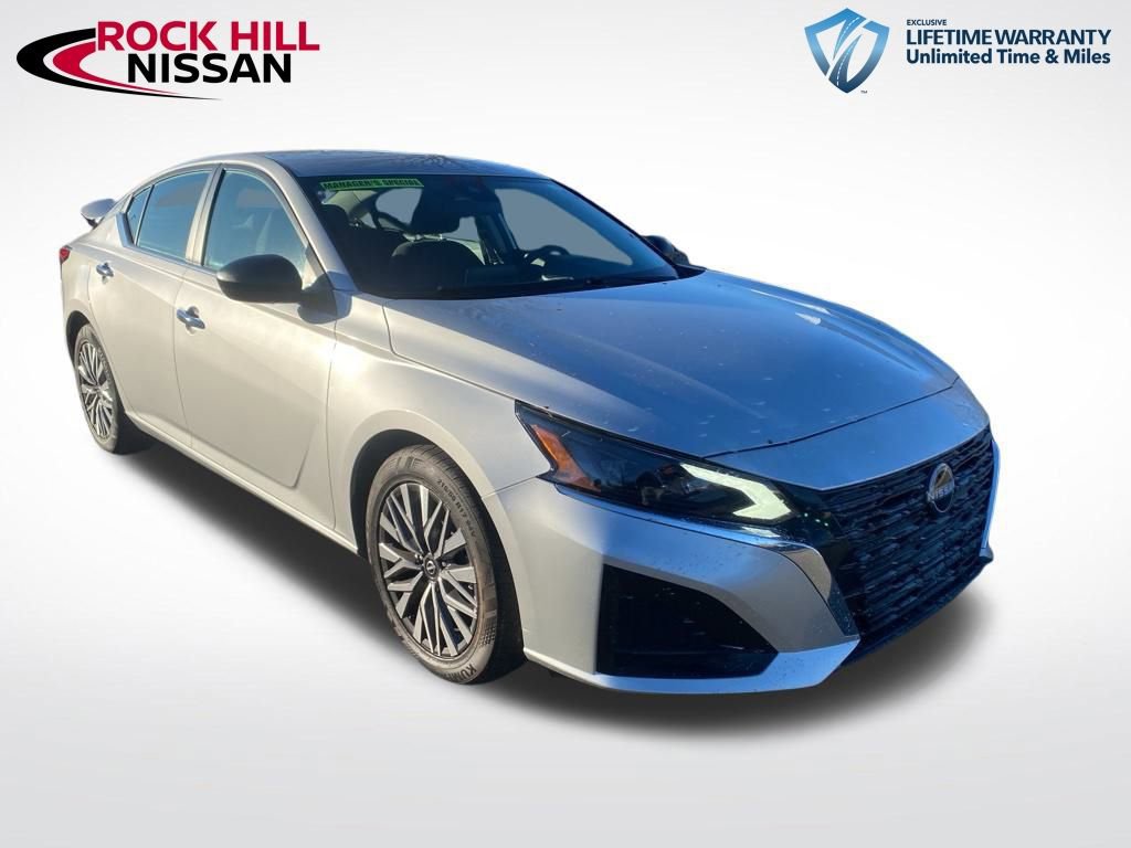 Used 2024 Nissan Altima 2.5 SV