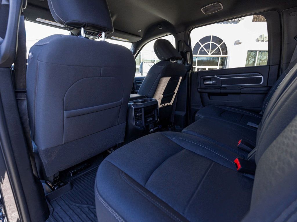 New 2026 RAM 3500 Big Horn AWD/4WD image 23