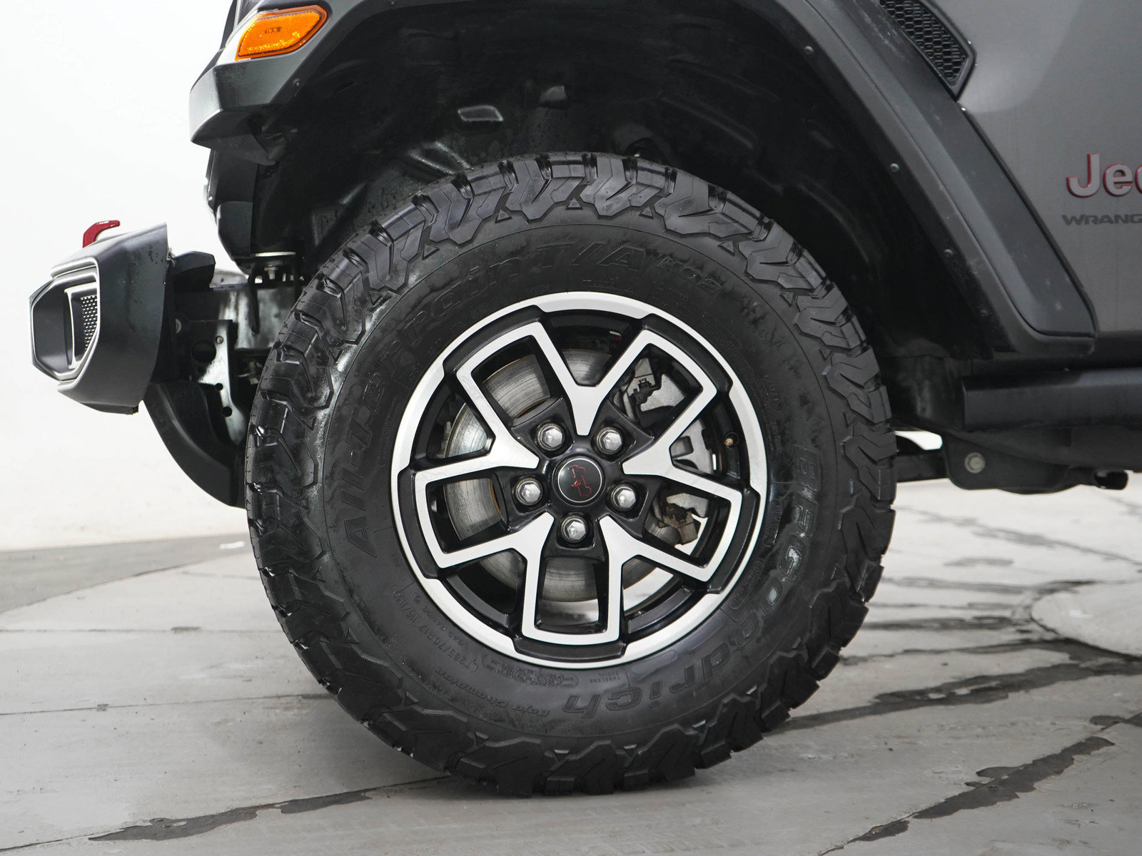 Used 2025 Jeep Wrangler Unlimited Rubicon w/ Convenience Group AWD/4WD image 29