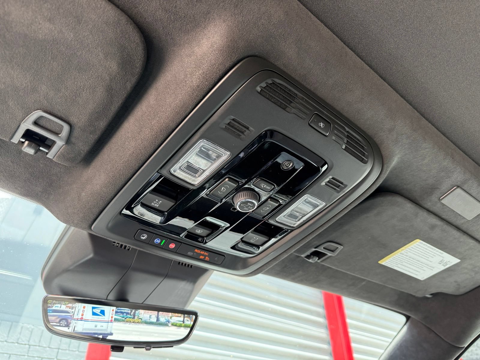 Used 2025 Cadillac Escalade V AWD/4WD image 25