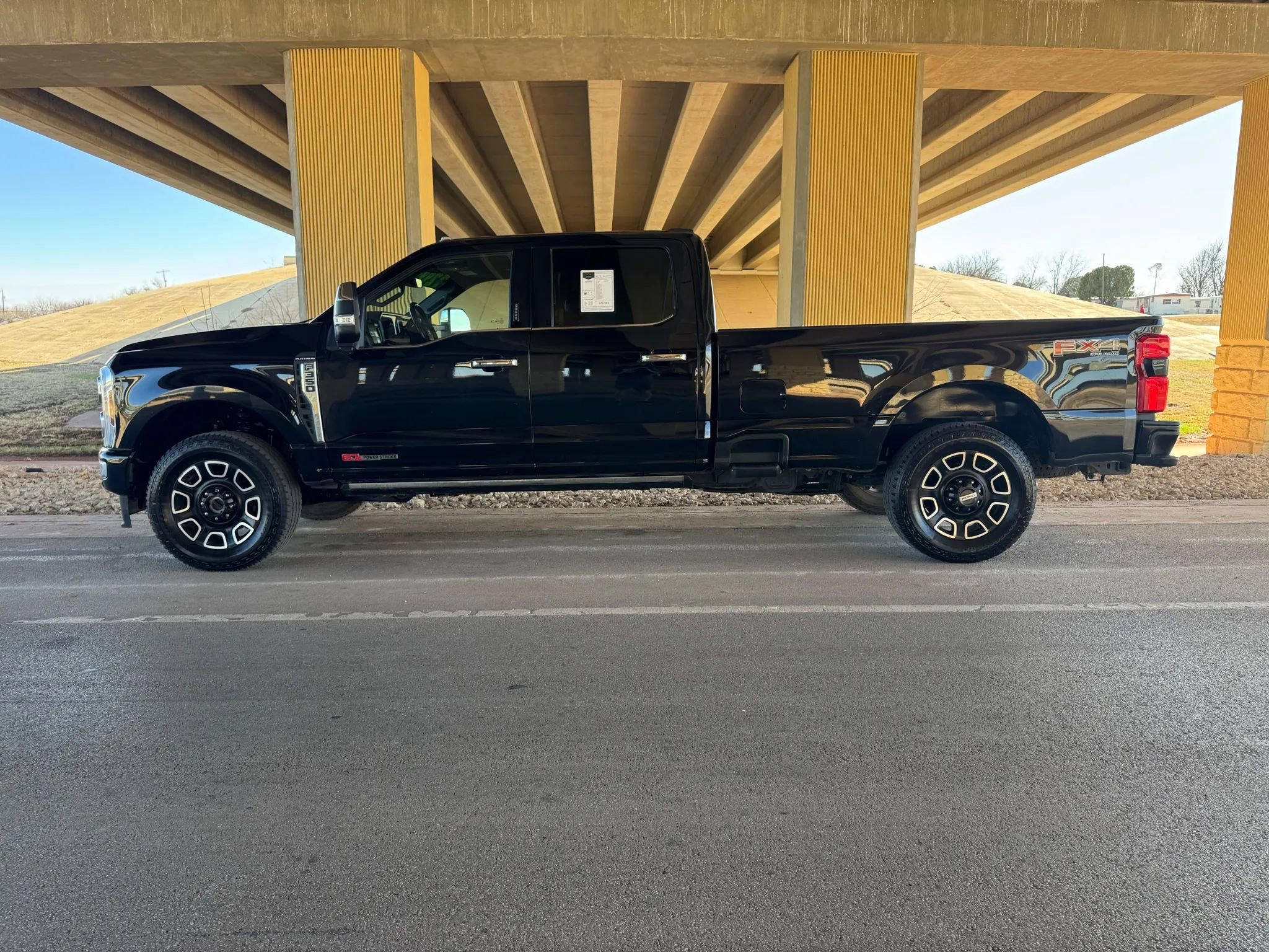 Used 2024 Ford F350 Platinum image 4