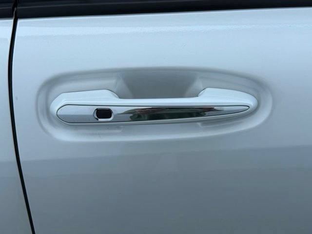 Used 2025 Toyota Sienna XLE FWD image 23