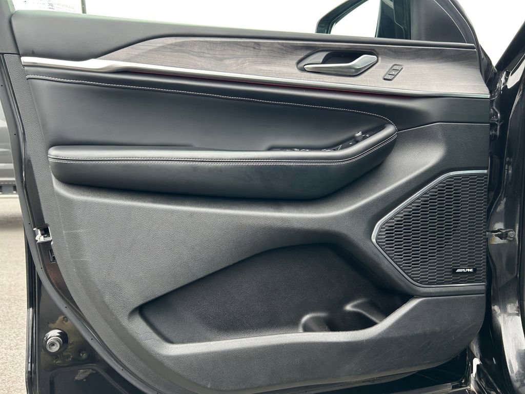 Used 2022 Jeep Grand Cherokee Overland image 23