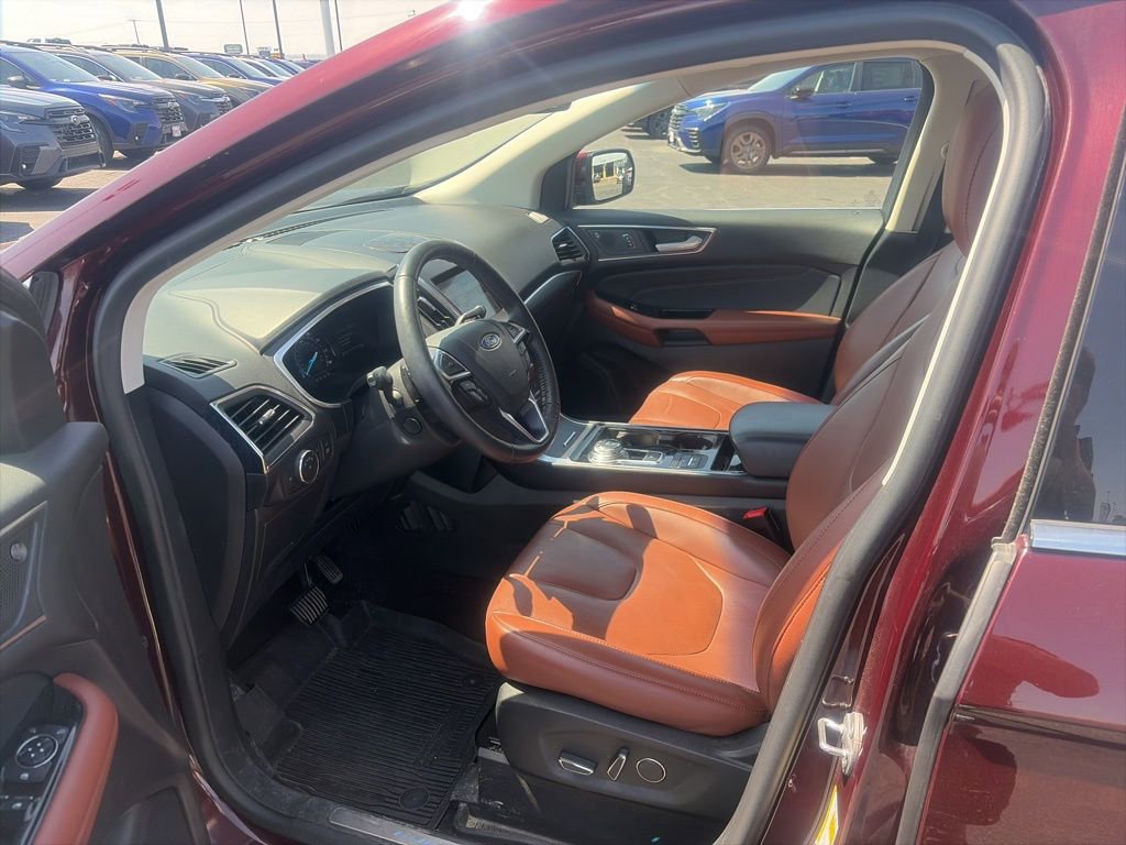 Used 2019 Ford Edge Titanium w/ Equipment Group 301A AWD/4WD image 5