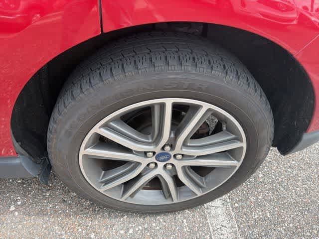 Used 2020 Ford Edge Titanium FWD image 19