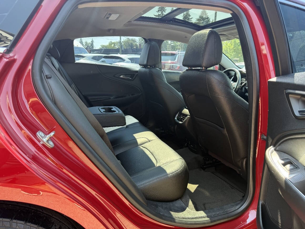 Used 2016 Chevrolet Malibu LT w/ Leather Package FWD image 20