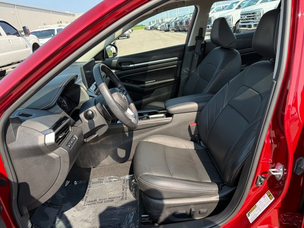 Used 2024 Nissan Altima 2.5 SR w/ SR Premium Package FWD image 5