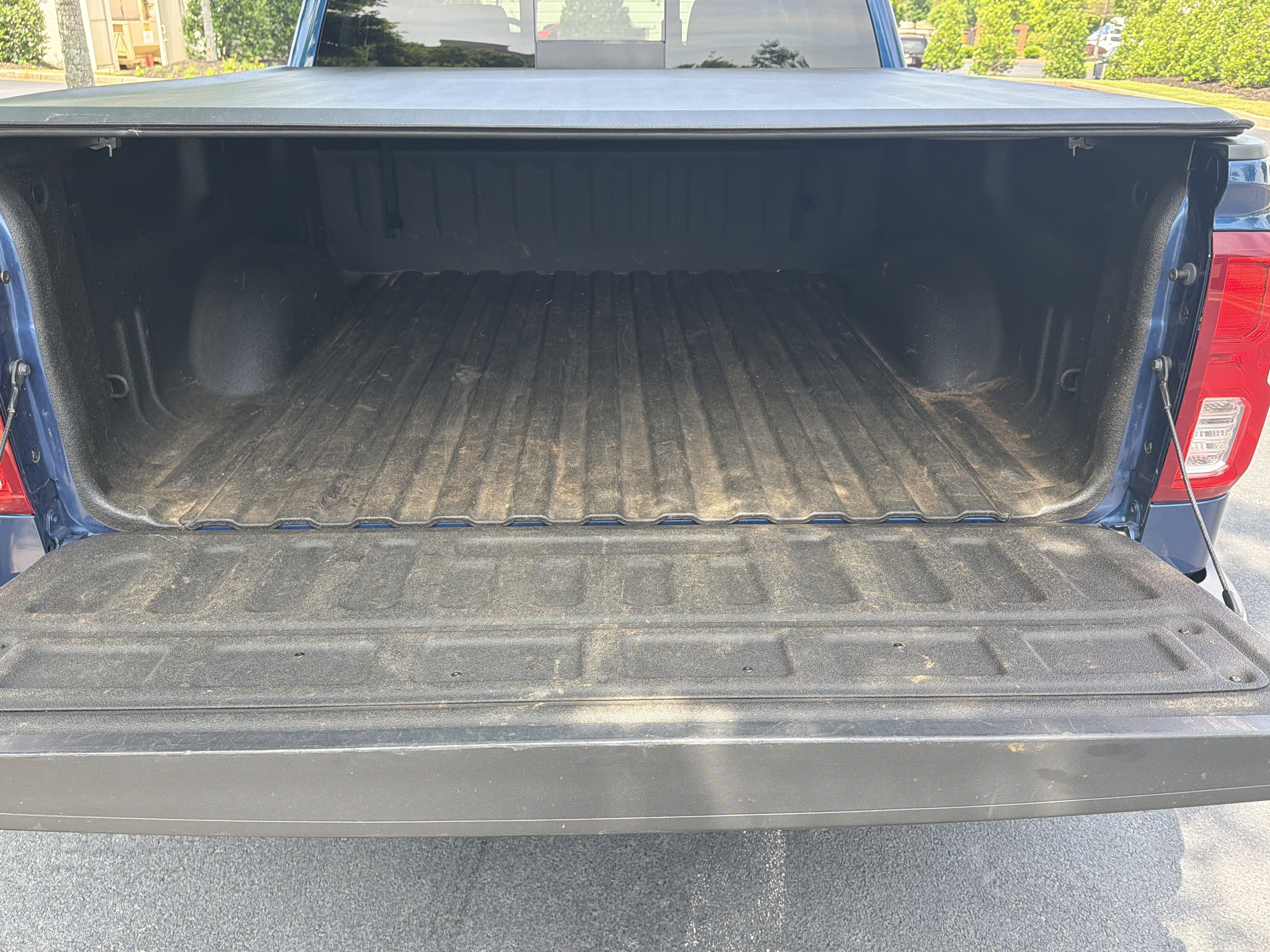 Used 2017 Chevrolet Silverado 1500 LTZ w/ Sport Package AWD/4WD image 30