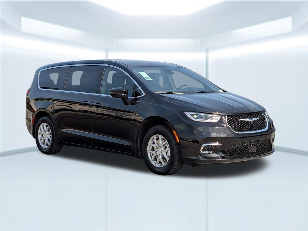 New 2026 Chrysler Pacifica Select image 4