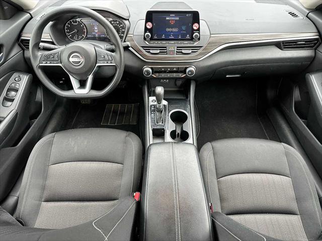 Used 2024 Nissan Altima 2.5 SV image 18