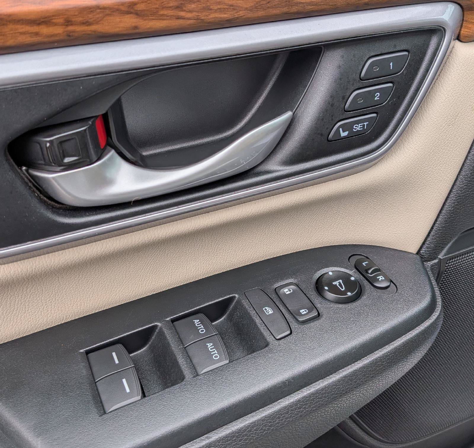 Used 2017 Honda CR-V Touring image 16