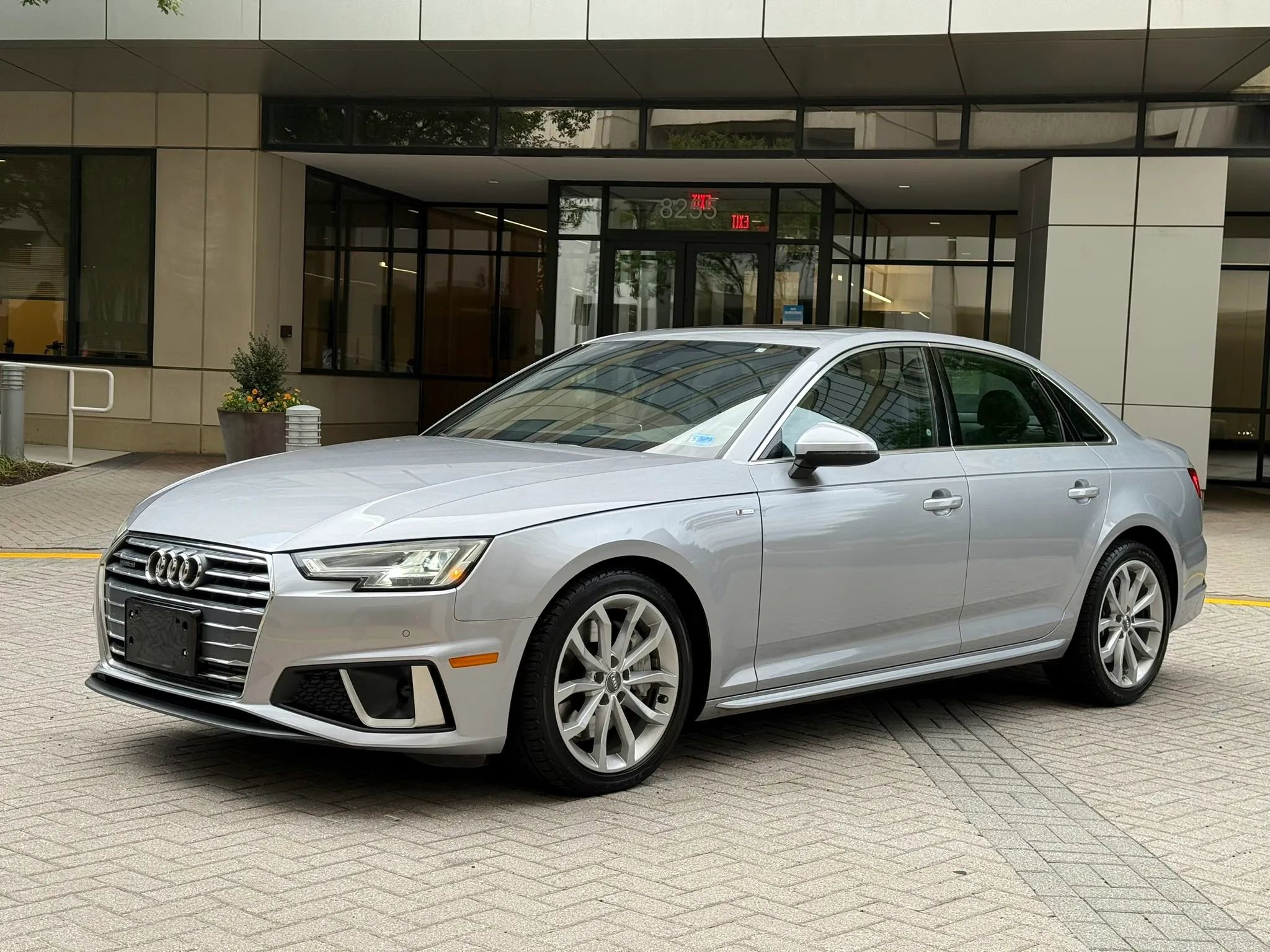 Used 2019 Audi A4 2.0T Premium Plus w/ Premium Plus Package AWD/4WD image 3