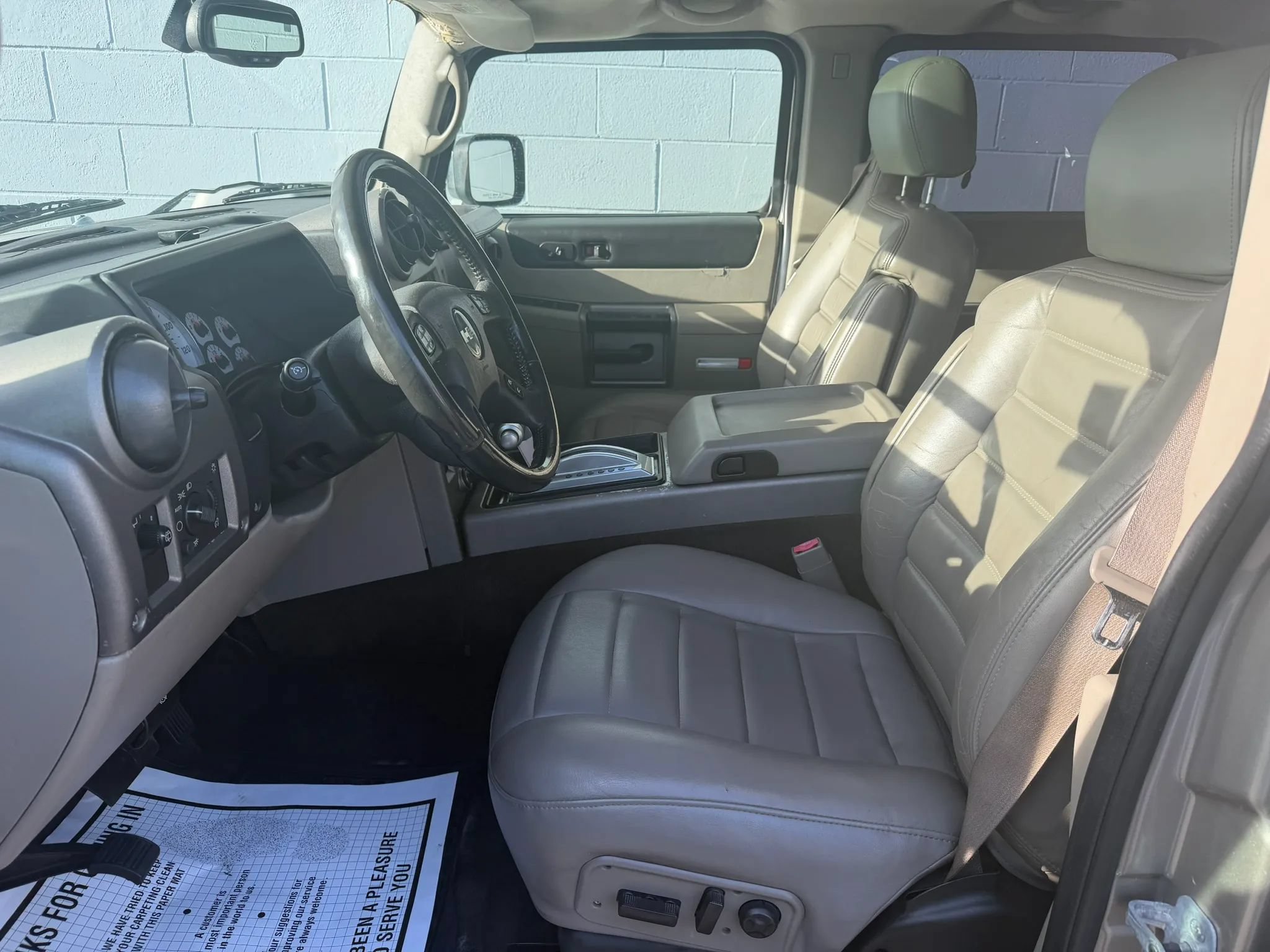 Used 2004 HUMMER H2 w/ Preferred Equipment Group AWD/4WD image 9