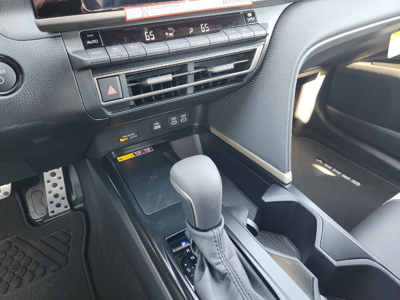 New 2026 Toyota Camry SE w/ Convenience Package FWD image 21