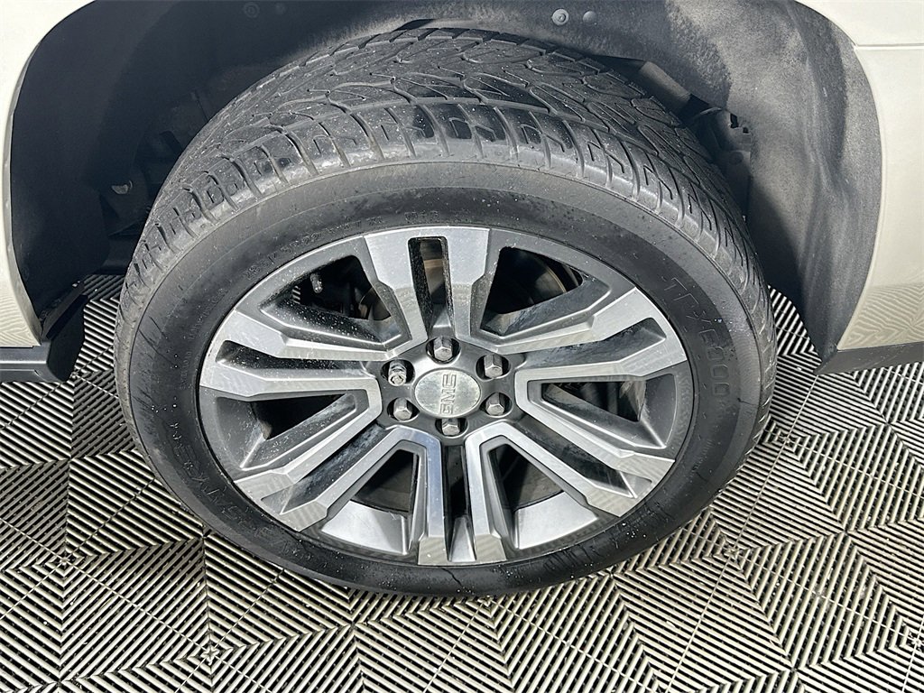 Used 2017 GMC Yukon XL Denali w/ Open Road Package image 34