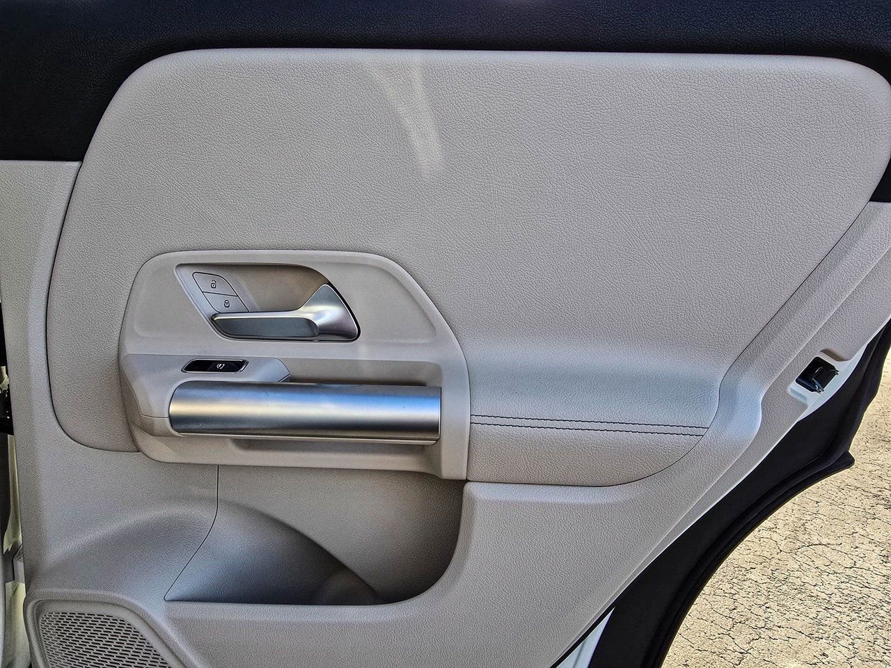 Used 2025 Mercedes-Benz GLA 250 4MATIC image 36