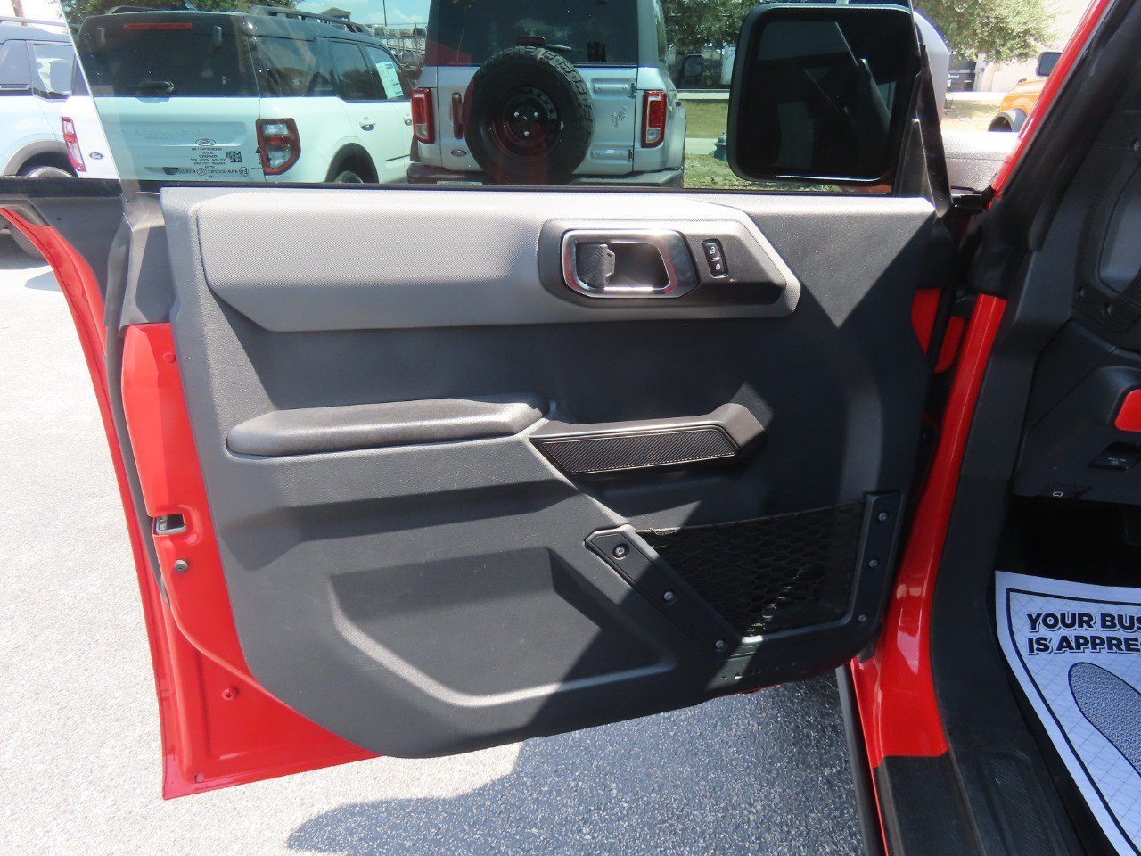 Used 2024 Ford Bronco Black Diamond AWD/4WD image 24