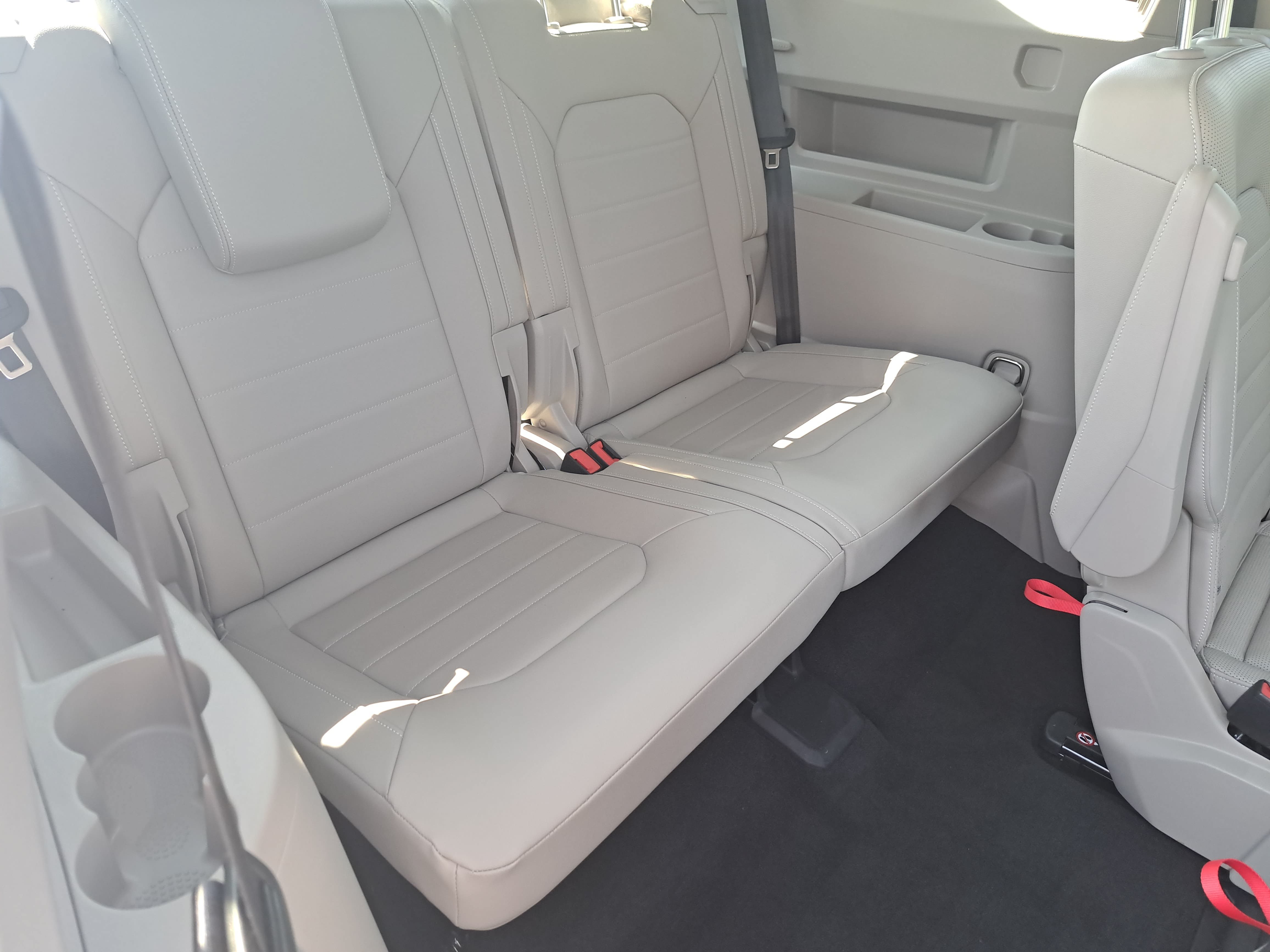 Certified 2026 Volkswagen Atlas SEL AWD/4WD image 13
