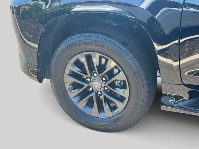 Certified 2023 Lexus GX 460 Premium w/ Premium Package AWD/4WD image 9