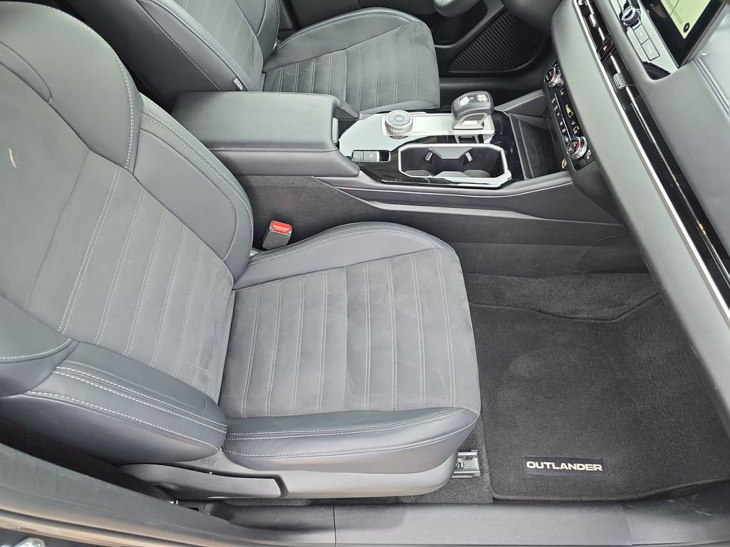 Used 2025 Mitsubishi Outlander SE AWD/4WD image 10