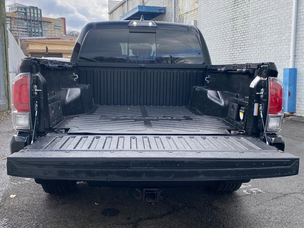 Used 2017 Toyota Tacoma Limited image 5