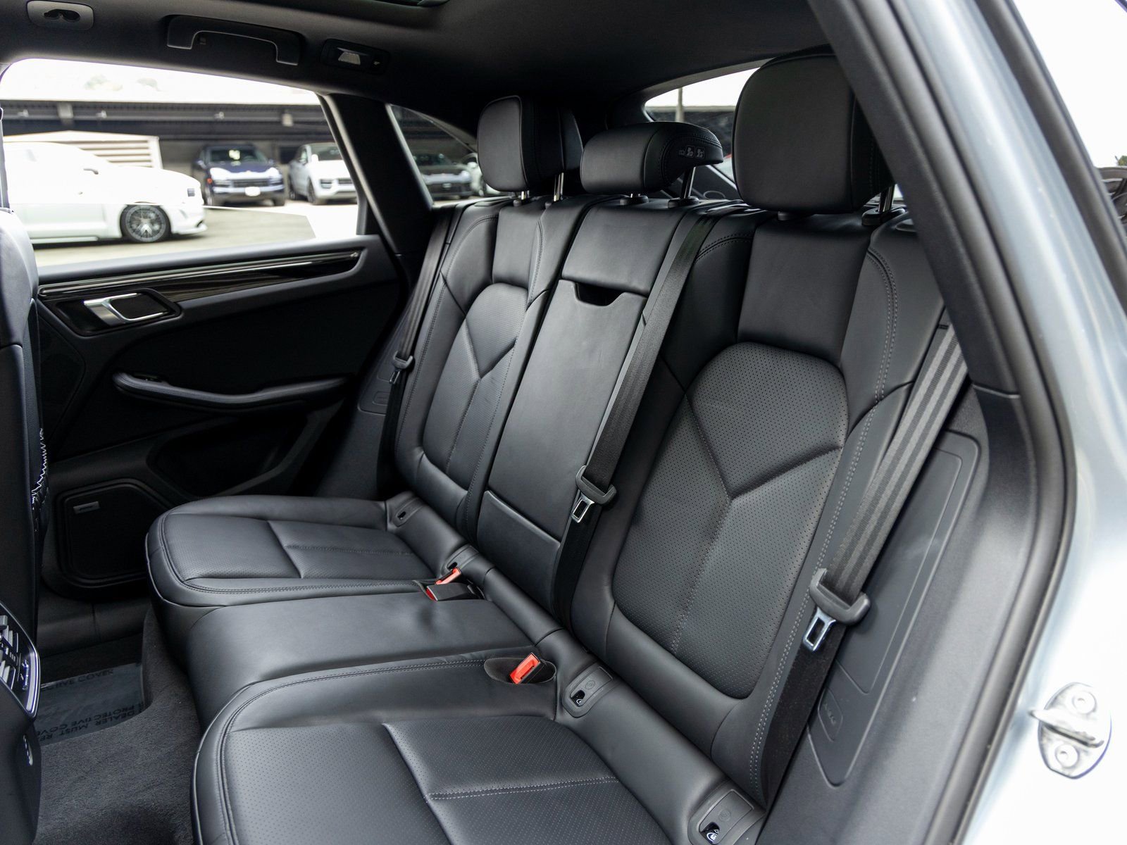 Certified 2025 Porsche Macan image 44