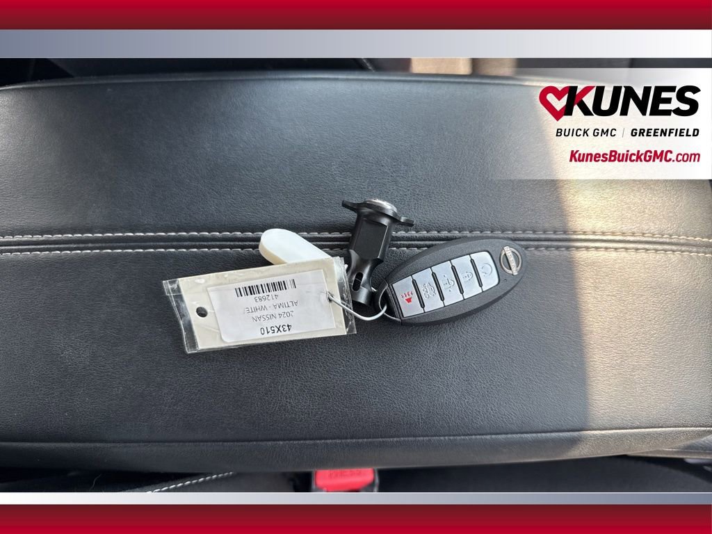 Used 2024 Nissan Altima 2.5 SV FWD image 42