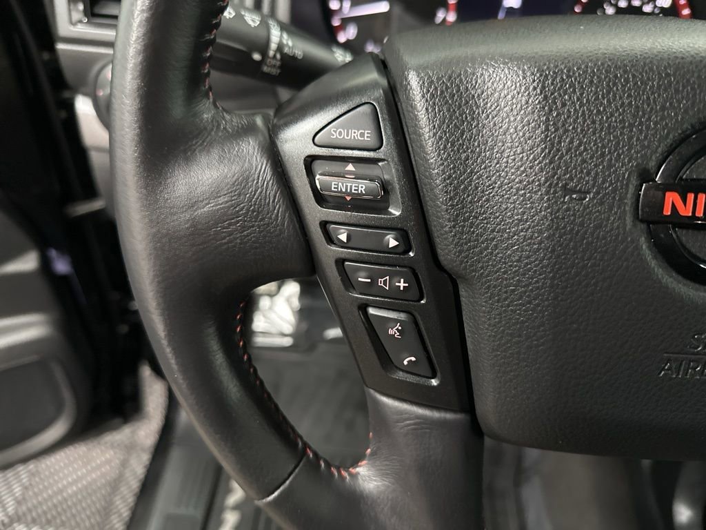 Used 2020 Nissan Titan PRO-4X w/ Pro-4x Convenience Package AWD/4WD image 16