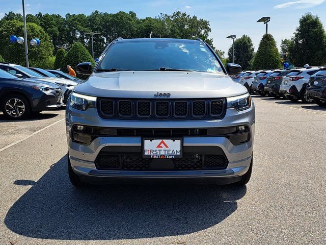 Used 2023 Jeep Compass High Altitude w/ Driver Assist Group I AWD/4WD image 3