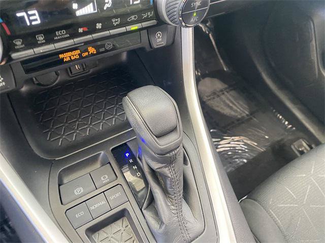 Certified 2021 Toyota RAV4 XLE w/ Convenience Package FWD image 23